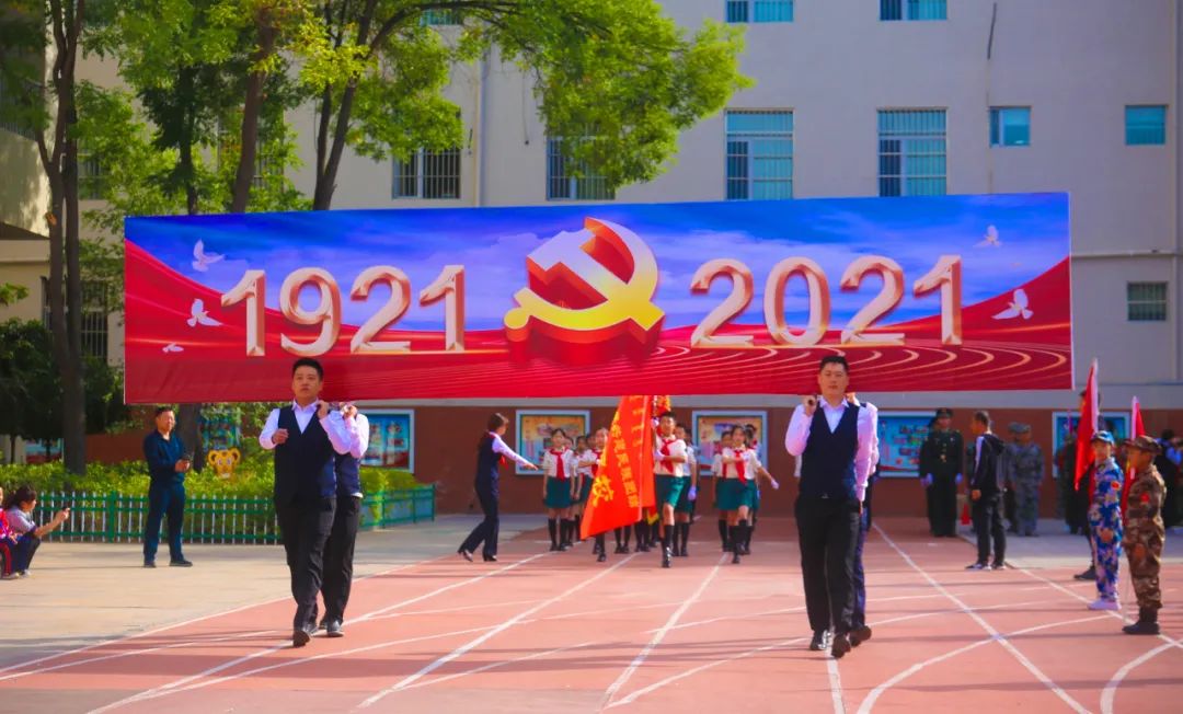 关于锡周三队大战打平，积分争夺战拉开序幕的信息