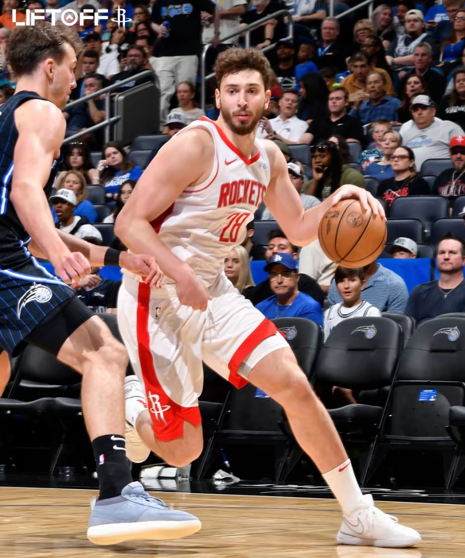 火箭队外线火力全开，轻松击败太阳