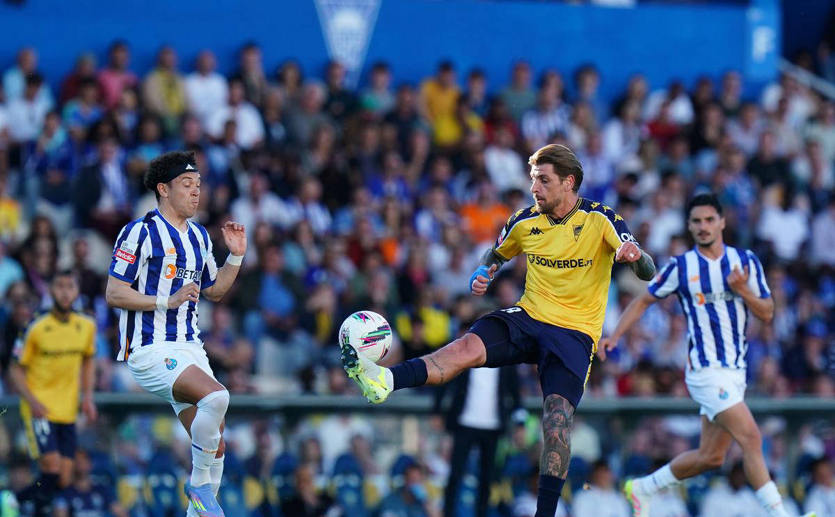 里尔客场艰难取胜,继续冲刺 里尔客场艰难取胜,继续冲刺