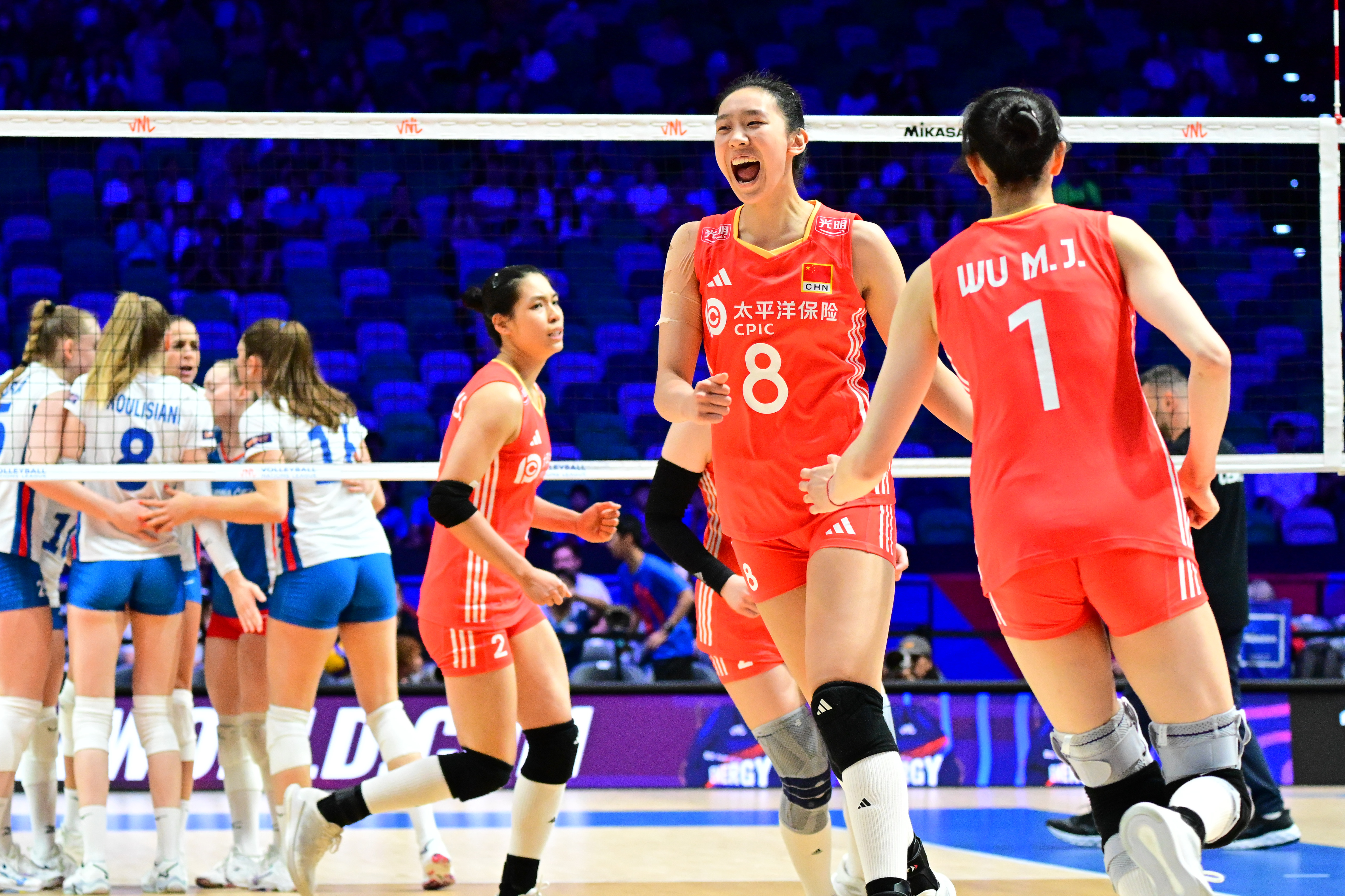 杏彩体育直播-关于女排比赛之夜，猛烈对抗激动人心的信息