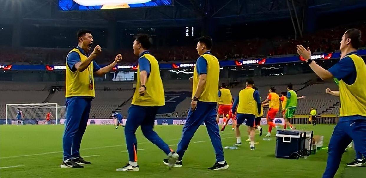 关于上海申花客场:逼平广州富力的信息 关于上海申花客场:逼平广州富力的信息