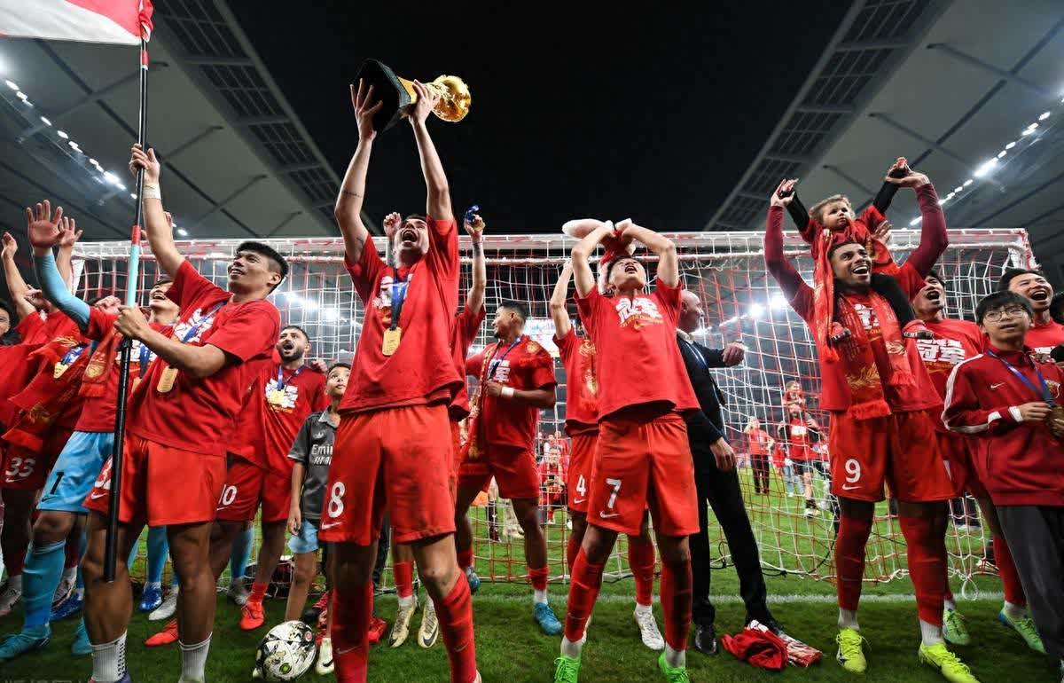 杏彩体育亚洲官网-强队之间的激烈竞争引人注目