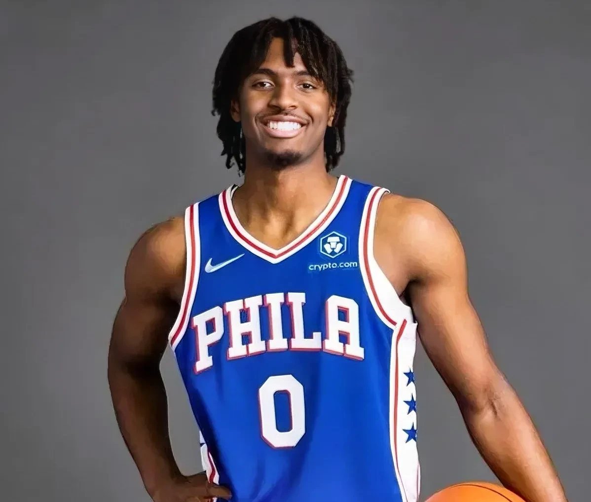 包含哈登加盟法国篮球联赛，将效力马赛篮球队的词条