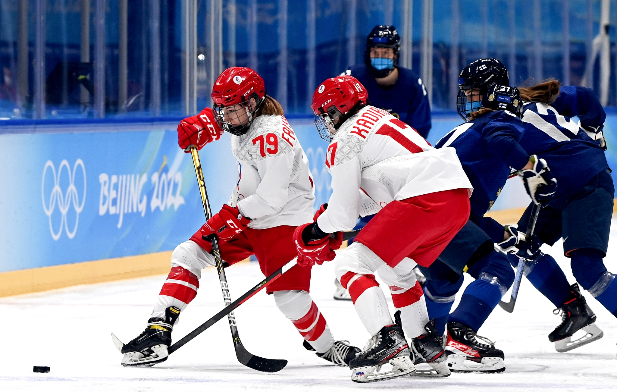 芬兰冰球队实现逆转，力压对手获胜