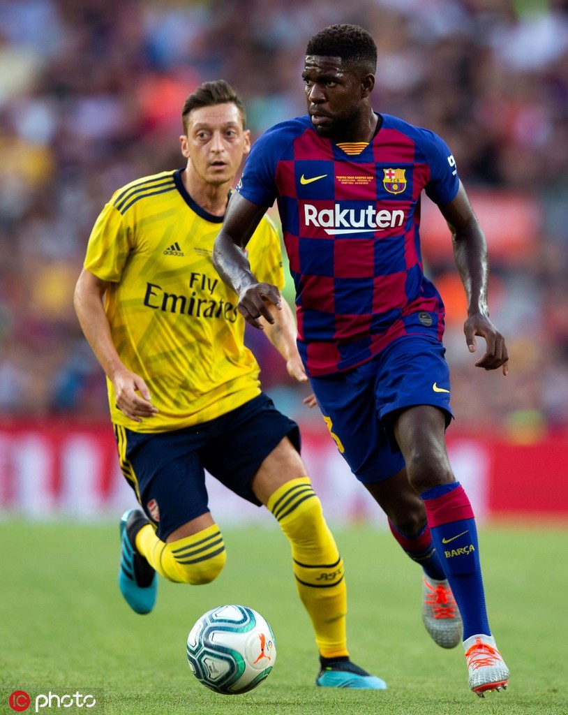 比赛暂停，球场纷纷传出各种传闻