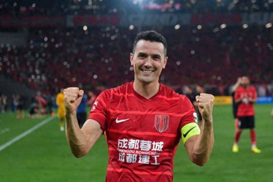 关于广州恒大壮志豪情，亚冠比赛豪取四连胜!的信息