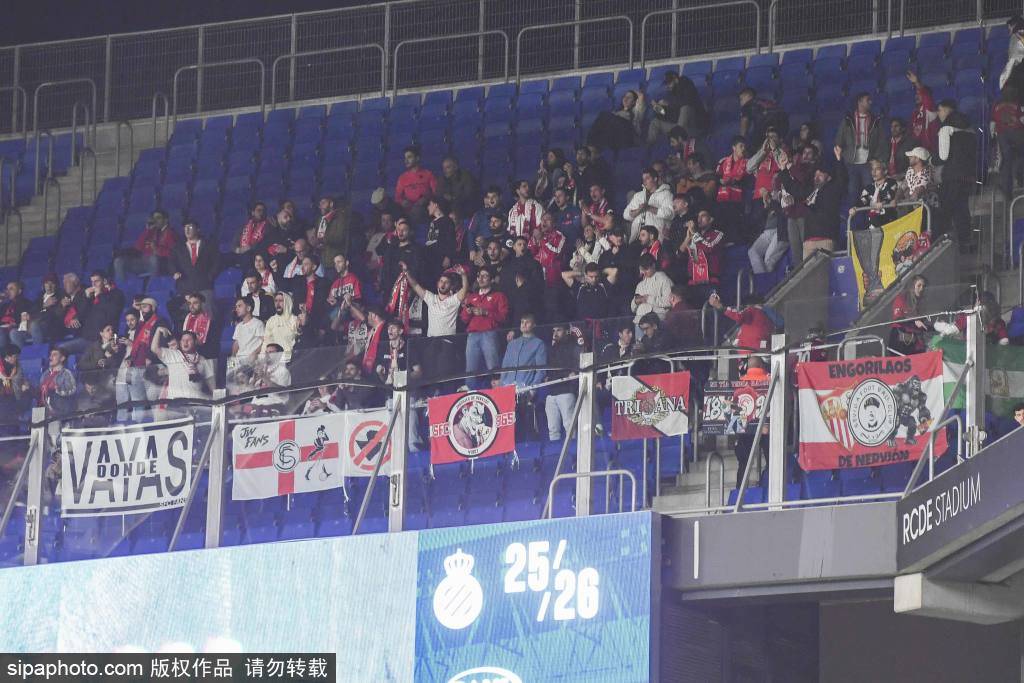 包含比利亚雷亚尔逆转战胜升班马的词条