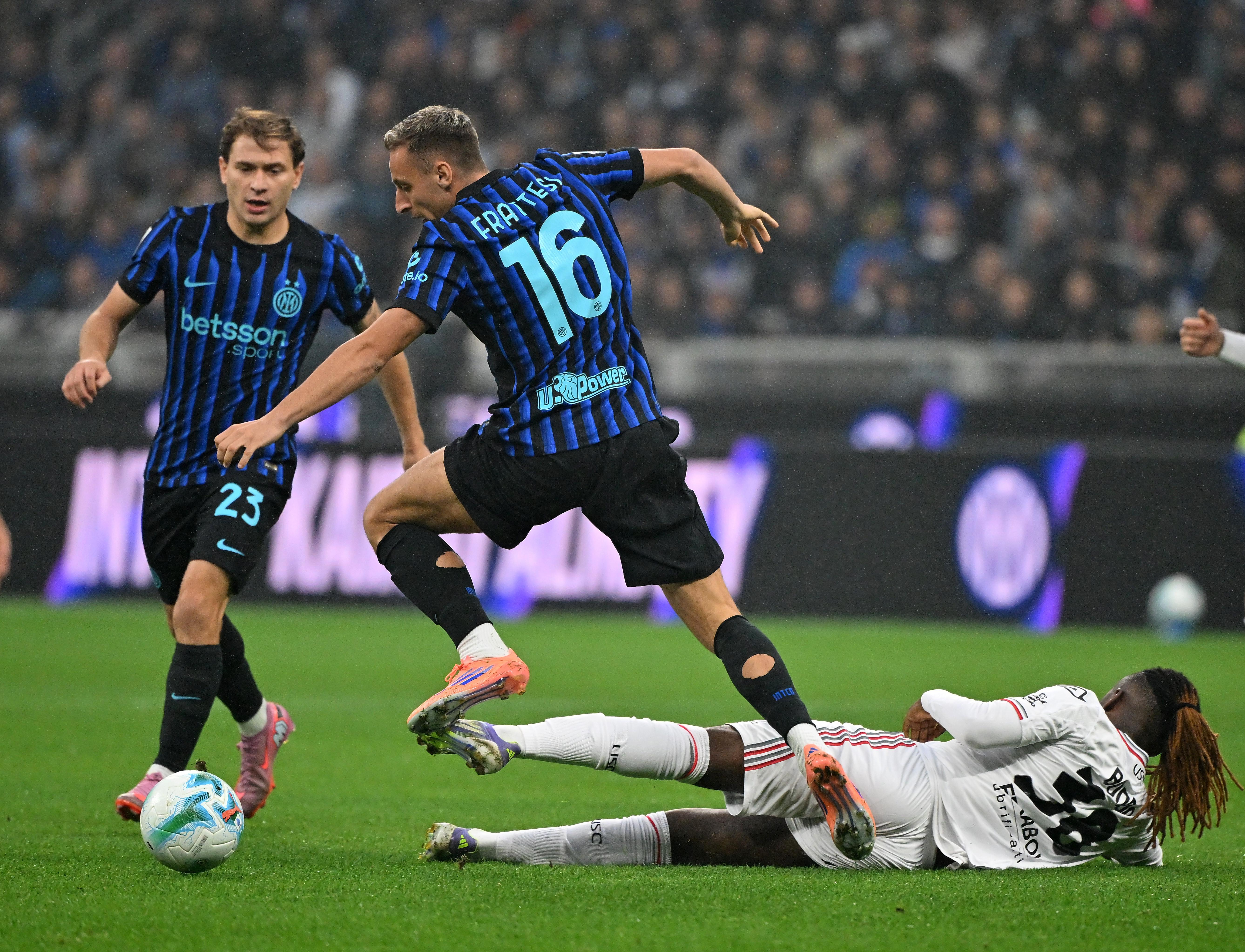 最新一场国际足球比赛引发热议