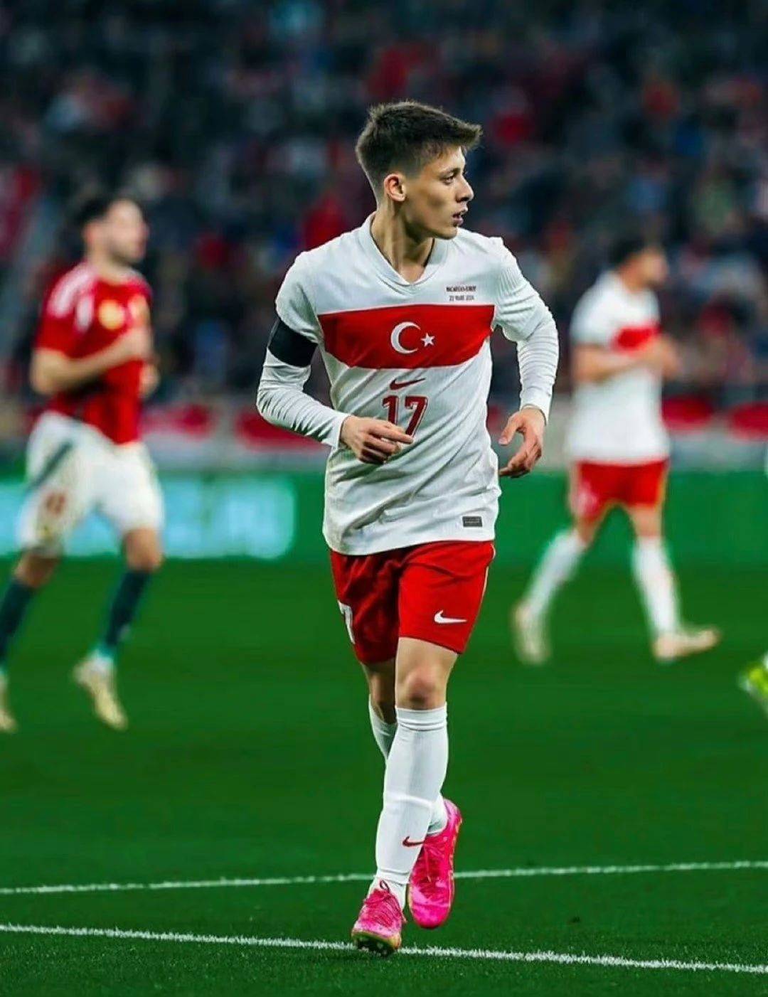 欧洲新星力压群雄，一战成名赢得掌声的简单介绍